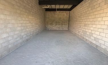 Local en Venta, Plaza comercial frente a la Universidad Anahuac. Zibatá Querétaro.