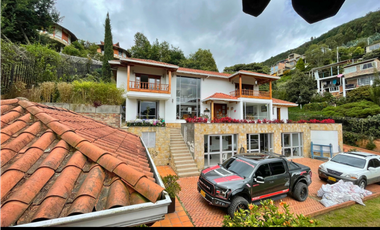 Vendo lujosa popiedad en cota