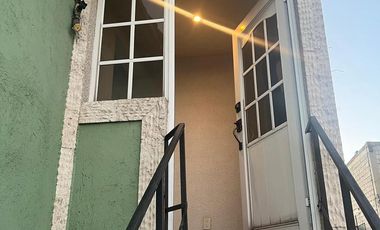 Excelente Casa en venta con excelentes espacios y local comercial con acceso independiente