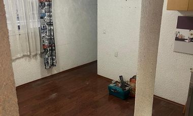 Excelente Casa en venta con excelentes espacios y local comercial con acceso independiente