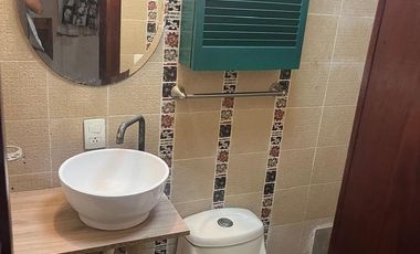 Excelente Casa en venta con excelentes espacios y local comercial con acceso independiente