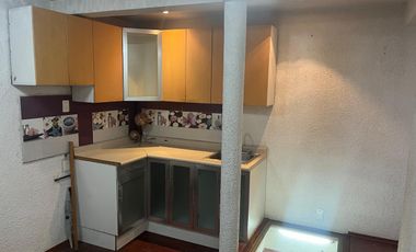 Excelente Casa en venta con excelentes espacios y local comercial con acceso independiente