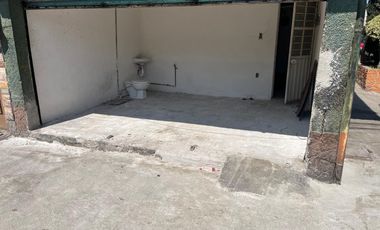 Excelente Casa en venta con excelentes espacios y local comercial con acceso independiente