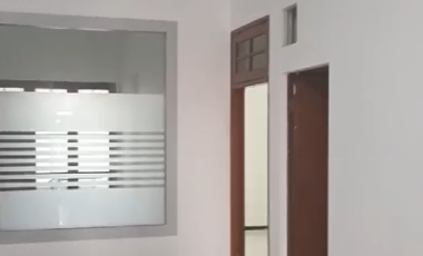 Ruko Bratang lebar 8m area strategis ramai jualan