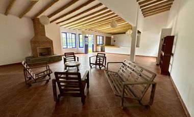 VENTA CASA DE CAMPO CONDOMINIO FUNDO VALLE ESCONDIDO – 2,465 m2