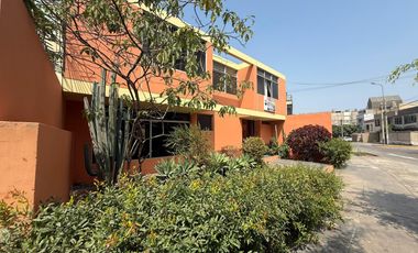 Venta Casa Con Amplio Jardin Interior En Valle Hermoso Surco