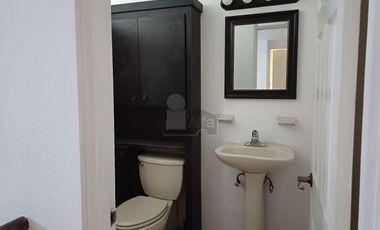 Casa en Renta en Jardines de Aragon-Cerrada Toledo