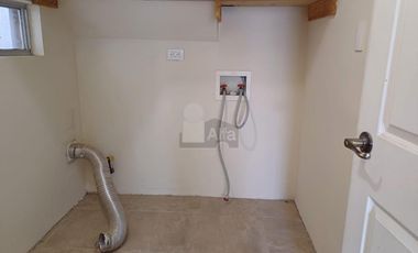 Casa en Renta en Jardines de Aragon-Cerrada Toledo