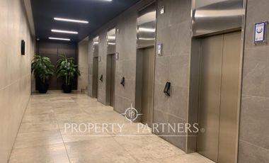 Moderna oficina en Avenida Ossa.  Gran ubicación.