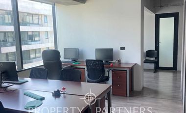 Moderna oficina en Avenida Ossa.  Gran ubicación.