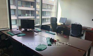 Moderna oficina en Avenida Ossa.  Gran ubicación.