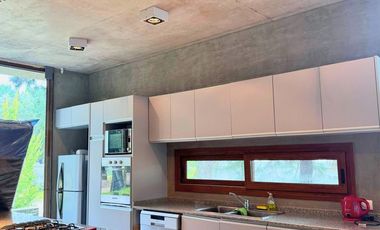 Venta - Casa 4 ambientes - Costa Esmeralda