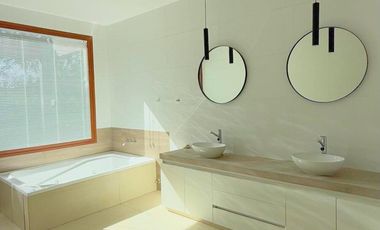 Venta - Casa 4 ambientes - Costa Esmeralda