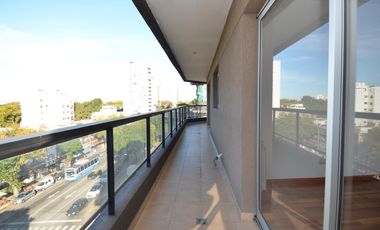 Luminoso 3 ambientes  en esquina