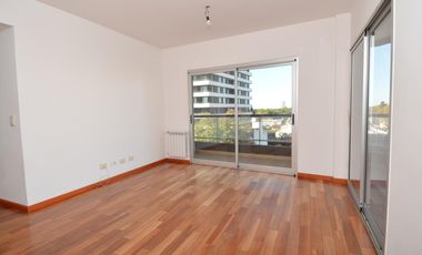 Luminoso 3 ambientes  en esquina