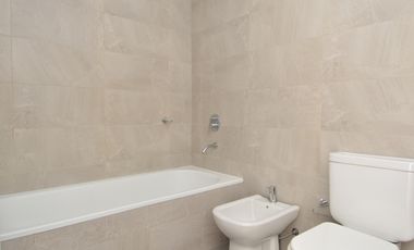 Luminoso 3 ambientes  en esquina