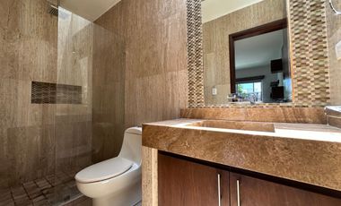 Casa seminueva en Lomas de Angelópolis 2