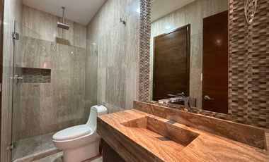 Casa seminueva en Lomas de Angelópolis 2