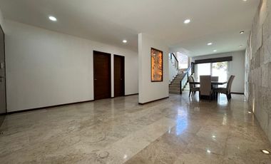 Casa seminueva en Lomas de Angelópolis 2