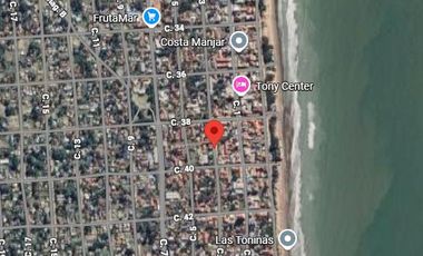 Casa en venta - 3 Dormitorios 2 Baños - Cochera - 78Mts2 - Las Toninas