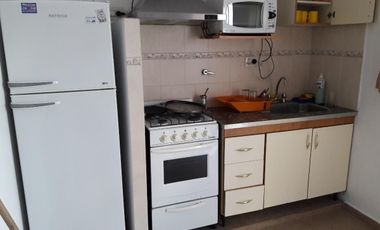 Casa en venta - 3 Dormitorios 2 Baños - Cochera - 78Mts2 - Las Toninas