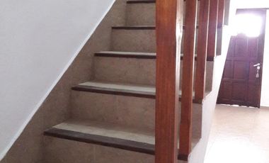 Casa en venta - 3 Dormitorios 2 Baños - Cochera - 78Mts2 - Las Toninas