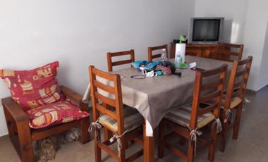 Casa en venta - 3 Dormitorios 2 Baños - Cochera - 78Mts2 - Las Toninas