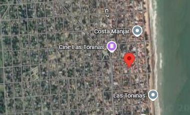 Casa en venta - 3 Dormitorios 2 Baños - Cochera - 78Mts2 - Las Toninas