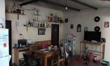 Casa en venta - 4 Dormitorios 2 Baños - Local - 475Mts2 - Luján