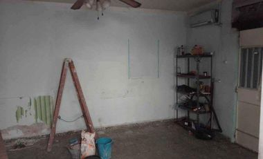 Casa en venta - 4 Dormitorios 2 Baños - Local - 475Mts2 - Luján