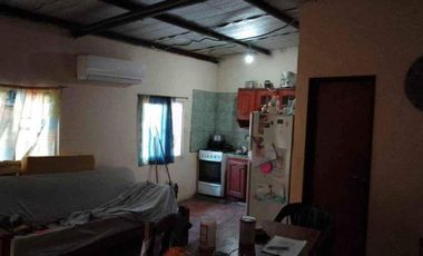 Casa en venta - 4 Dormitorios 2 Baños - Local - 475Mts2 - Luján