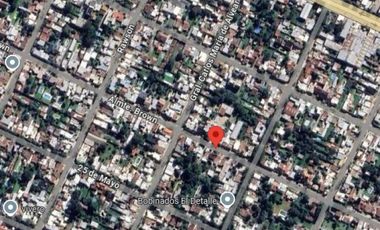 Casa en venta - 4 Dormitorios 2 Baños - Local - 475Mts2 - Luján