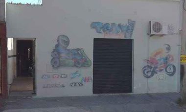 Casa en venta - 4 Dormitorios 2 Baños - Local - 475Mts2 - Luján