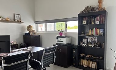 CASA EN VENTA EN VALLE PONIENTE