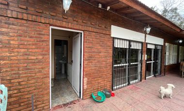 Casa en venta - 4 Dormitorios 3 Baños - 2.700Mts2 - Moreno