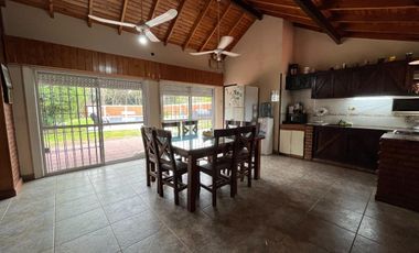 Casa en venta - 4 Dormitorios 3 Baños - 2.700Mts2 - Moreno