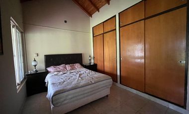 Casa en venta - 4 Dormitorios 3 Baños - 2.700Mts2 - Moreno