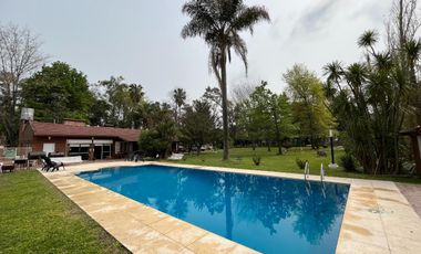 Casa en venta - 4 Dormitorios 3 Baños - 2.700Mts2 - Moreno