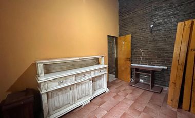 Casa en venta - 4 Dormitorios 3 Baños - 2.700Mts2 - Moreno