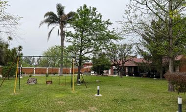 Casa en venta - 4 Dormitorios 3 Baños - 2.700Mts2 - Moreno