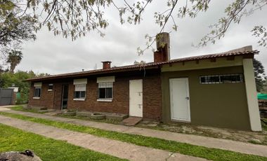 Casa en venta - 4 Dormitorios 3 Baños - 2.700Mts2 - Moreno