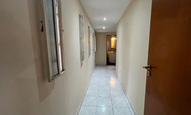 Casa en venta - 4 Dormitorios 3 Baños - 2.700Mts2 - Moreno