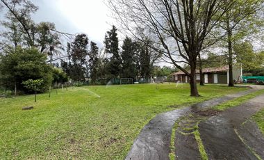 Casa en venta - 4 Dormitorios 3 Baños - 2.700Mts2 - Moreno