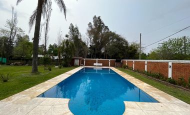 Casa en venta - 4 Dormitorios 3 Baños - 2.700Mts2 - Moreno