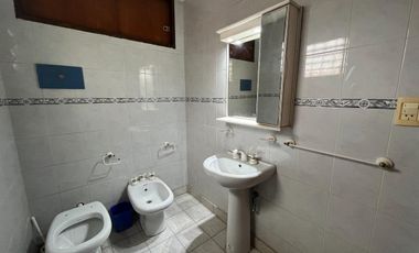 Casa en venta - 4 Dormitorios 3 Baños - 2.700Mts2 - Moreno