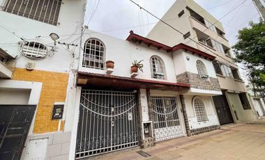 PH en venta - 4 Dormitorios 2 Baños - 162mts2 - La Plata