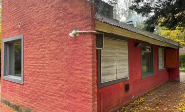 Casa en venta - 2 Dormitorios 2 Baños - 500mts2 - Merlo