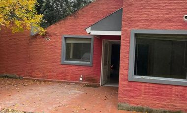 Casa en venta - 2 Dormitorios 2 Baños - 500mts2 - Merlo