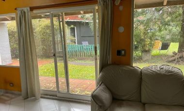 Casa en venta - 2 Dormitorios 2 Baños - 500mts2 - Merlo