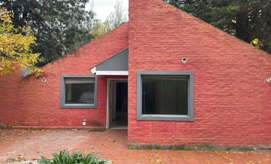 Casa en venta - 2 Dormitorios 2 Baños - 500mts2 - Merlo